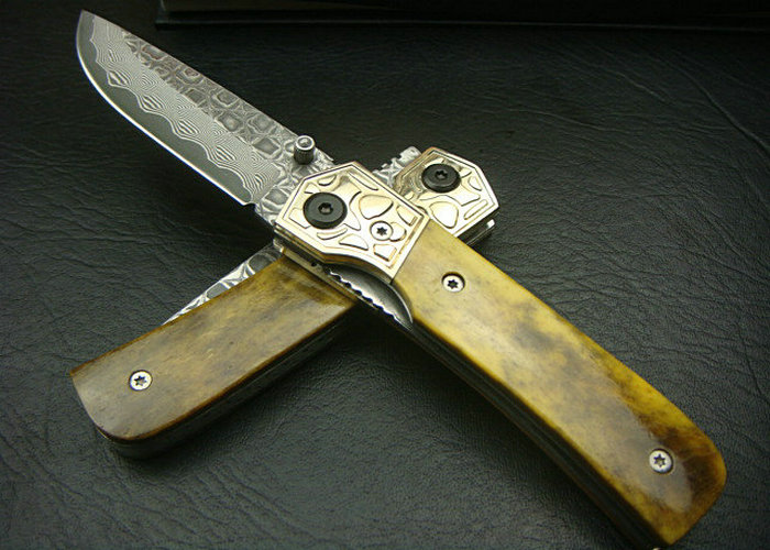 OEM Damascus Steel Treasure Knife Gift Knife with Ox Bone Handle UDTEK01212 